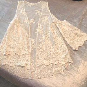 Lace coldshoulder top